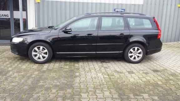 Volvo V70 - T4 Momentun - 1