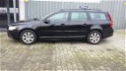 Volvo V70 - T4 Momentun - 1 - Thumbnail