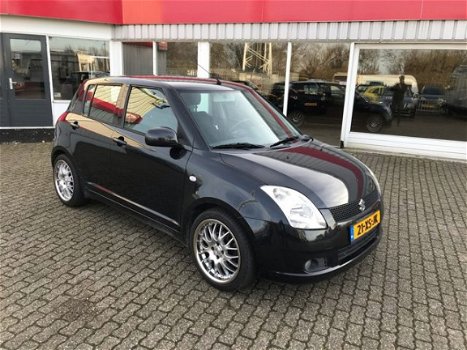 Suzuki Swift - 1.5 Exclusive - 1