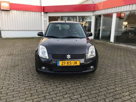 Suzuki Swift - 1.5 Exclusive - 1