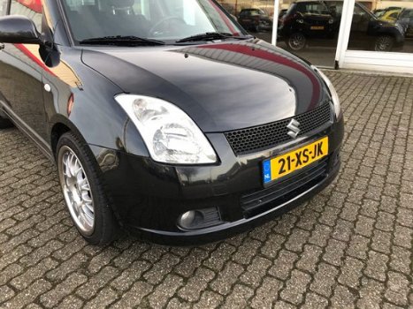 Suzuki Swift - 1.5 Exclusive - 1