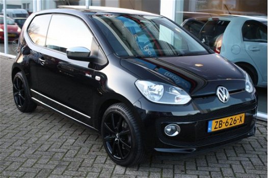 Volkswagen Up! - Black Up 3drs. Leder | Navigatie| LMV | Panoramadak | 59d.km - 1