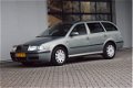 Skoda Octavia Combi - 1.6 Comfort airco cruise trekhaak - 1 - Thumbnail