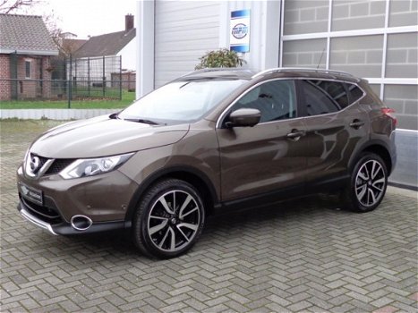 Nissan Qashqai - 1.6 Tekna 163 PK, Trekhaak, Navigatie, etc, etc - 1