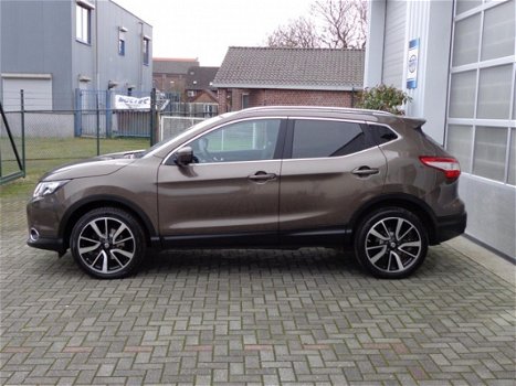 Nissan Qashqai - 1.6 Tekna 163 PK, Trekhaak, Navigatie, etc, etc - 1