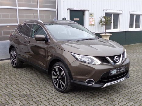 Nissan Qashqai - 1.6 Tekna 163 PK, Trekhaak, Navigatie, etc, etc - 1