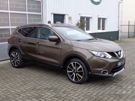 Nissan Qashqai - 1.6 Tekna 163 PK, Trekhaak, Navigatie, etc, etc - 1