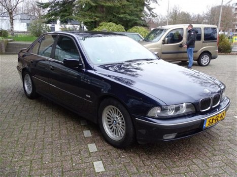 BMW 5-serie - 523I EERSTE EIGENAAR / NIEUWSTAAT - 1