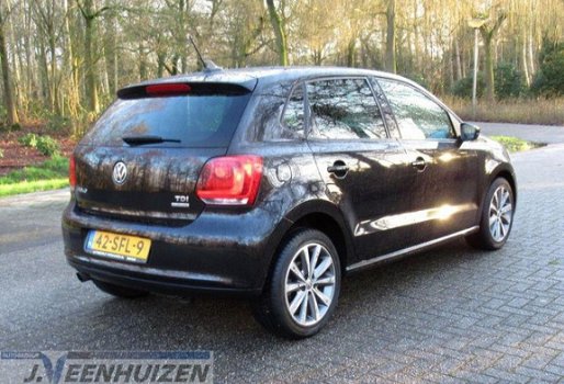 Volkswagen Polo - 1.6 TDI BlueMotion Highline Bj '11 NAVI Nette auto - 1