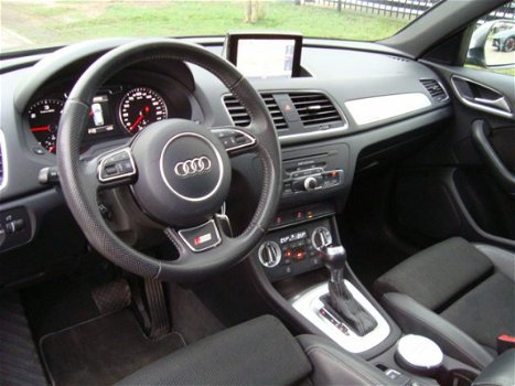Audi Q3 - 2.0 TDI quattro S line Panoramadak LED Mmi navigatie 177 pk - 1