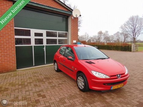 Peugeot 206 - 1.1 X-Design, Bj 2005, 5-deurs, Apk, Leuke Auto - 1