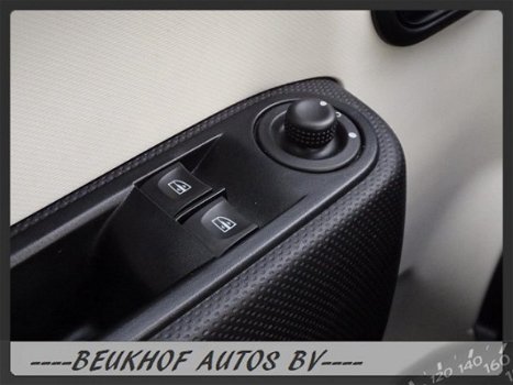 Renault Twingo - 1.0 SCe Collection 5dr Airco Radio Bluetooth Usb - 1