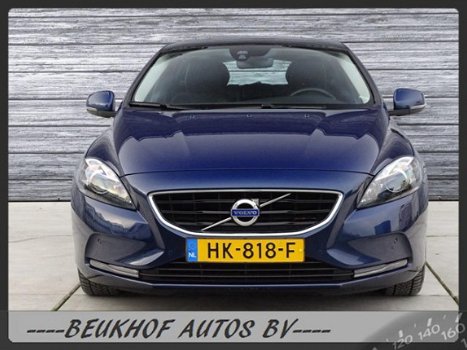 Volvo V40 - 2.0 D2 Ocean Race Business Panoramadak Navigatie Cam Parking - 1