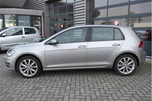 Volkswagen Golf - 1.4 TSI Highline 125 pk Navigatie | Lichtmetalen velgen - 1