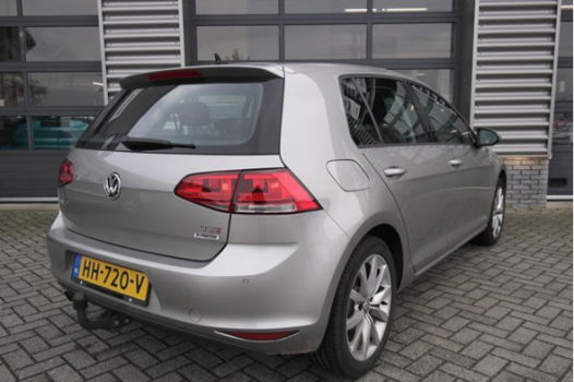 Volkswagen Golf - 1.4 TSI Highline 125 pk Navigatie | Lichtmetalen velgen - 1