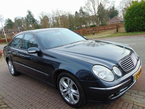 Mercedes-Benz E-klasse - 320 CDI Avantgarde Dealer Onderhouden Clima / Navi / Dvd / Leder / Xenon / - 1