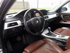 BMW 3-serie Touring - 330d High Executive LEDER SPORTINTERIEUR NAVIGATIE AUTOMAAT GEEN ROETTAX