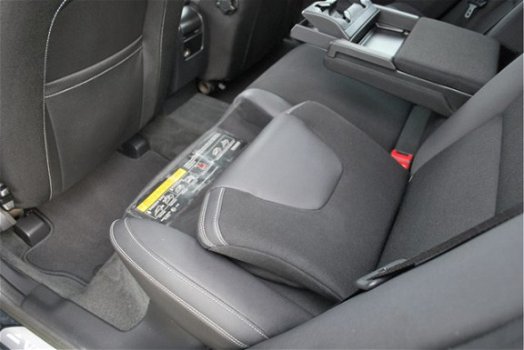 Volvo XC60 - D5 AWD Xenon Family Line Sensus Navigatie - 1