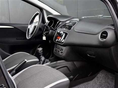 Fiat Punto Evo - 1.2 Dynamic 5 Deurs | Airco | Parkeersensoren | Radio/CD | RIJKLAAR PRIJS - 1