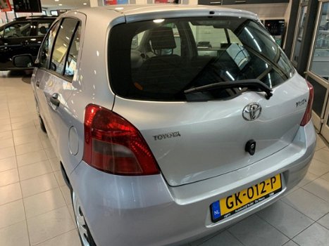 Toyota Yaris - 1.0 VVTi Spirit - 1