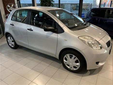 Toyota Yaris - 1.0 VVTi Spirit - 1