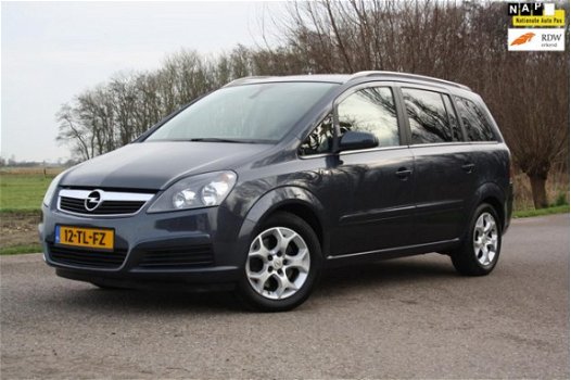 Opel Zafira - 2.2 Cosmo NAVI LEDER CLIMA PDC 7PS LMV TREKHAAK - 1