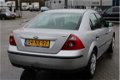 Ford Mondeo - 2.0 TDCi Ambiente airco, radio cd speler, cruise control, elektrische ramen, trekhaak - 1 - Thumbnail