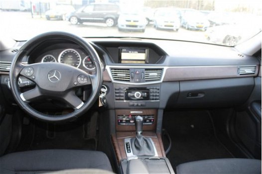 Mercedes-Benz E-klasse - 220 CDI Business Class Elegance Euro 5, Deze auto moet nog gereinigd worden - 1