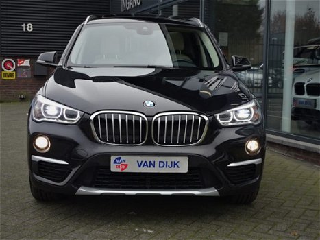 BMW X1 - sDrive20i Aut. High Exe. Pano.dak Leder Head-up Led 19