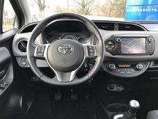 Toyota Yaris - 1.0 VVT-i Trend ECC-CLIMA FULL-MAP NAVIGATIE PARKEERCAMERA SPORTVELGEN BOORDCOMPUTER
