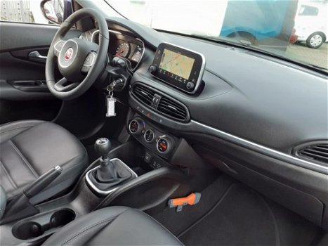 Fiat Tipo Stationwagon - 1.6 MJ 16v Bns Lusso|Navigatie|Achteruitrij camera|Stoelverwarmi - 1