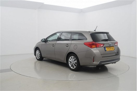 Toyota Auris - TS 1.8 Hybrid Lease Automaat - 1