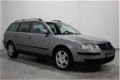 Volkswagen Passat Variant - 1.9 TDI H5 131pk, Climate, Cruise, PDC achter, Voorstoelen verwarmbaar, - 1 - Thumbnail