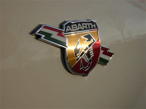 Abarth 500 - 1.4 Turbo 160pk Esseesse 17''LMV | Lederen interieur | Interscope Hifi - 1