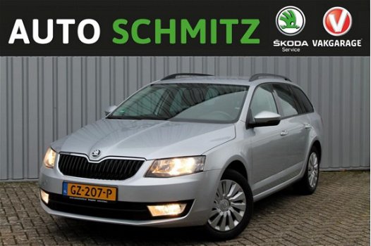 Skoda Octavia Combi - 1.6 TDI Grt Amb. Bsl. *Navi/Clima/Cruise/Trekhaak - 1