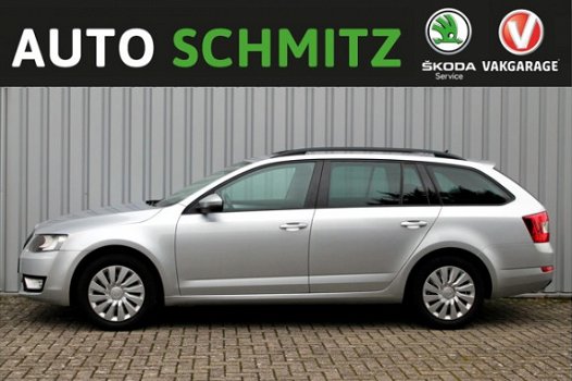 Skoda Octavia Combi - 1.6 TDI Grt Amb. Bsl. *Navi/Clima/Cruise/Trekhaak - 1