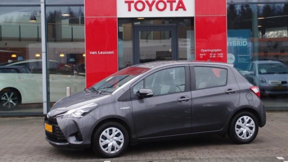 Toyota Yaris - 1.5 HYBRID ACTIVE NAVI CRUISE NL-AUTO - 1