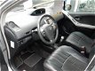 Toyota Yaris - 1.3 16V VVT-I 5D EXECUTIVE + 6 MND BOVAG - 1 - Thumbnail