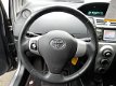 Toyota Yaris - 1.3 16V VVT-I 5D EXECUTIVE + 6 MND BOVAG - 1 - Thumbnail