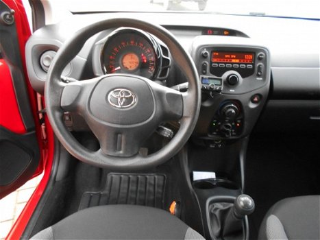 Toyota Aygo - 1.0 VVT-i 69pk x-now - 1