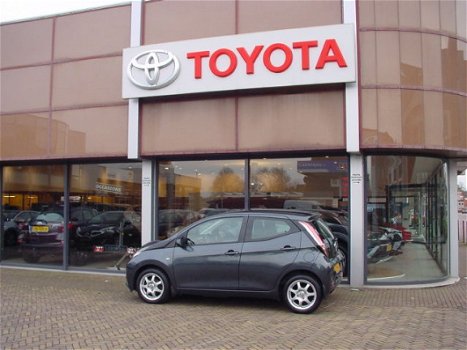 Toyota Aygo - 1.0 VVT-i x-play - 1