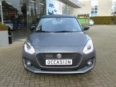 Suzuki Swift - 1.2 Smart Hybrid Stijl | NAVI | STOELVERWARMING | CAMERA