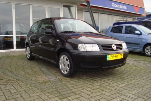 Volkswagen Polo - 1.4-16V Trendline - 1