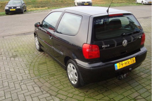 Volkswagen Polo - 1.4-16V Trendline - 1