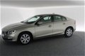 Volvo S60 - T3 Kinetic 150pk Navigatie Leder Interieur Bluetooth Parkeersens - 1 - Thumbnail