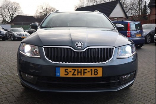 Skoda Octavia Combi - 1.4 TSI Greentech Elegance Businessline | Automaat | Navigatie | Stoelverwarmi - 1