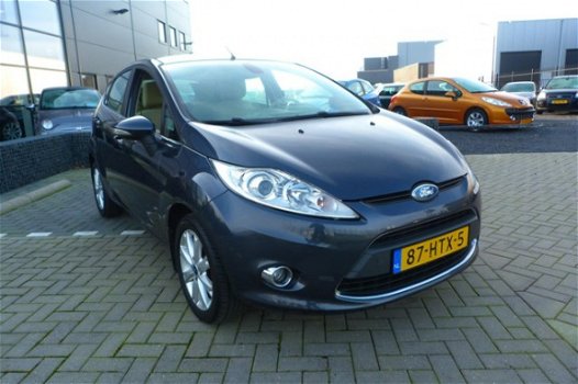 Ford Fiesta - 1.25 Ghia 5 Deurs, Airco, NL Auto, Navi - 1