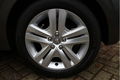 Peugeot 208 - 1.2 82 pk Signature / Navigatie / Apple Car Play / Bluetooth / Airco / Parkeerhulp - 1 - Thumbnail