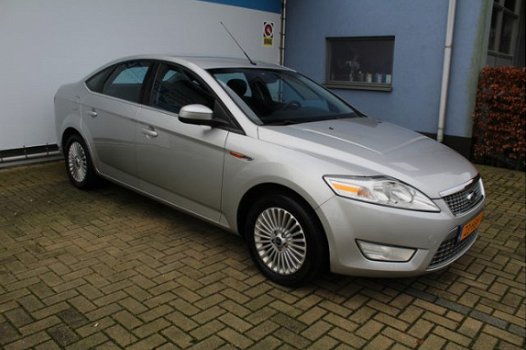 Ford Mondeo - 2.0-16V Titanium NAVIGATIE, CRUISE, TREKHAAK, ACHTERUITRIJCAMERA - 1