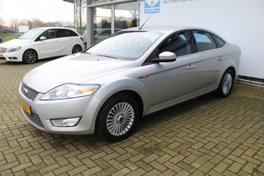 Ford Mondeo - 2.0-16V Titanium NAVIGATIE, CRUISE, TREKHAAK, ACHTERUITRIJCAMERA - 1